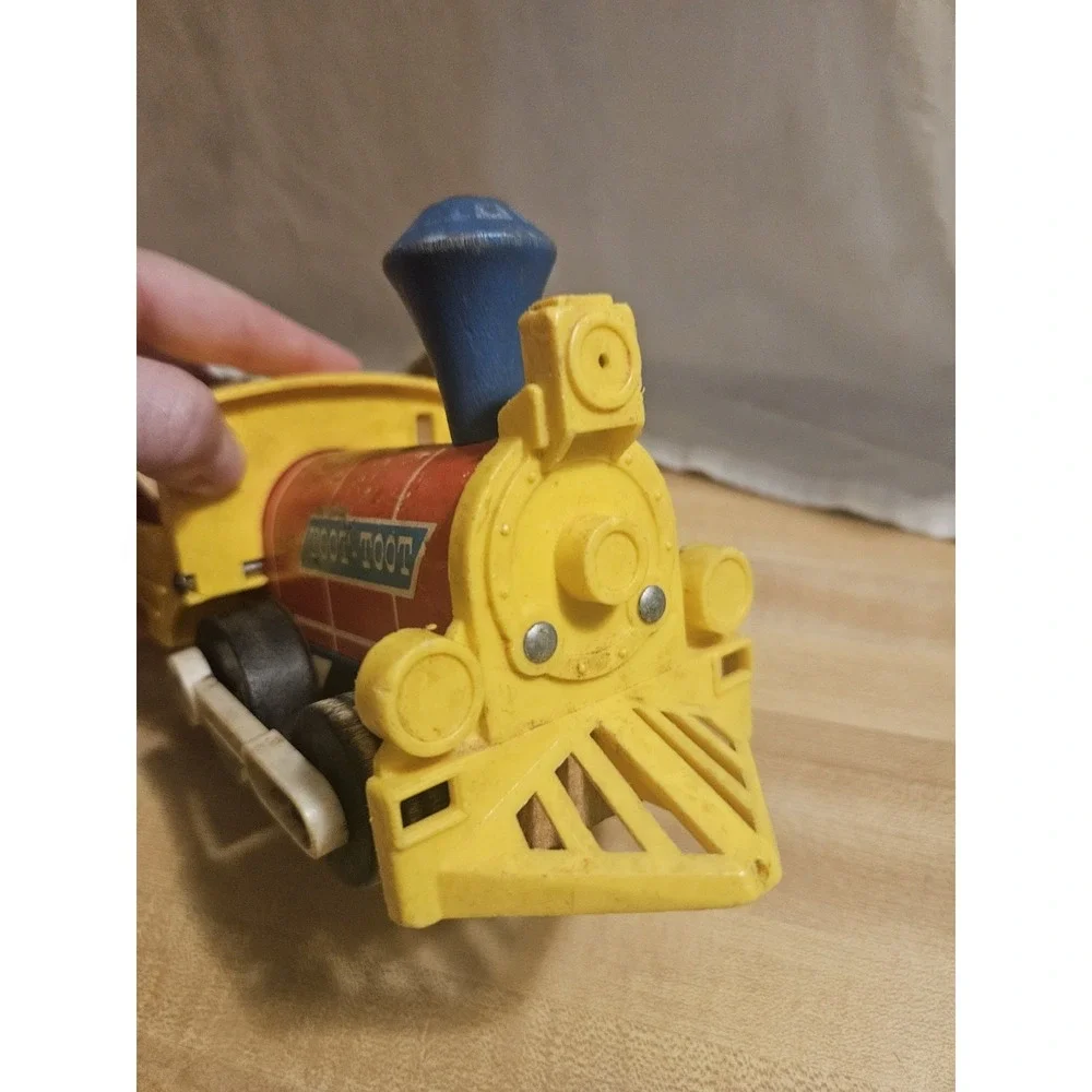 Vintage 1964 Fisher Price Little Wood Toot Toot Train 643 Pull Toy No String